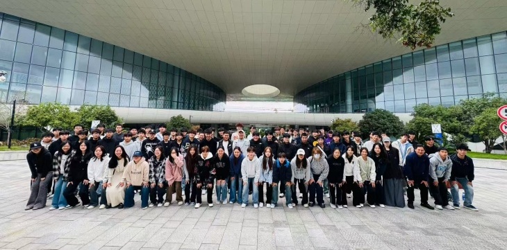  体育运营与管理